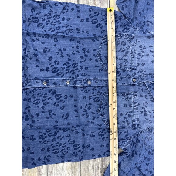 Side Stitch Button Front Tunic Roll Tab Sleeve Size XS Blue Animal Print A381343 - Picture 9 of 12